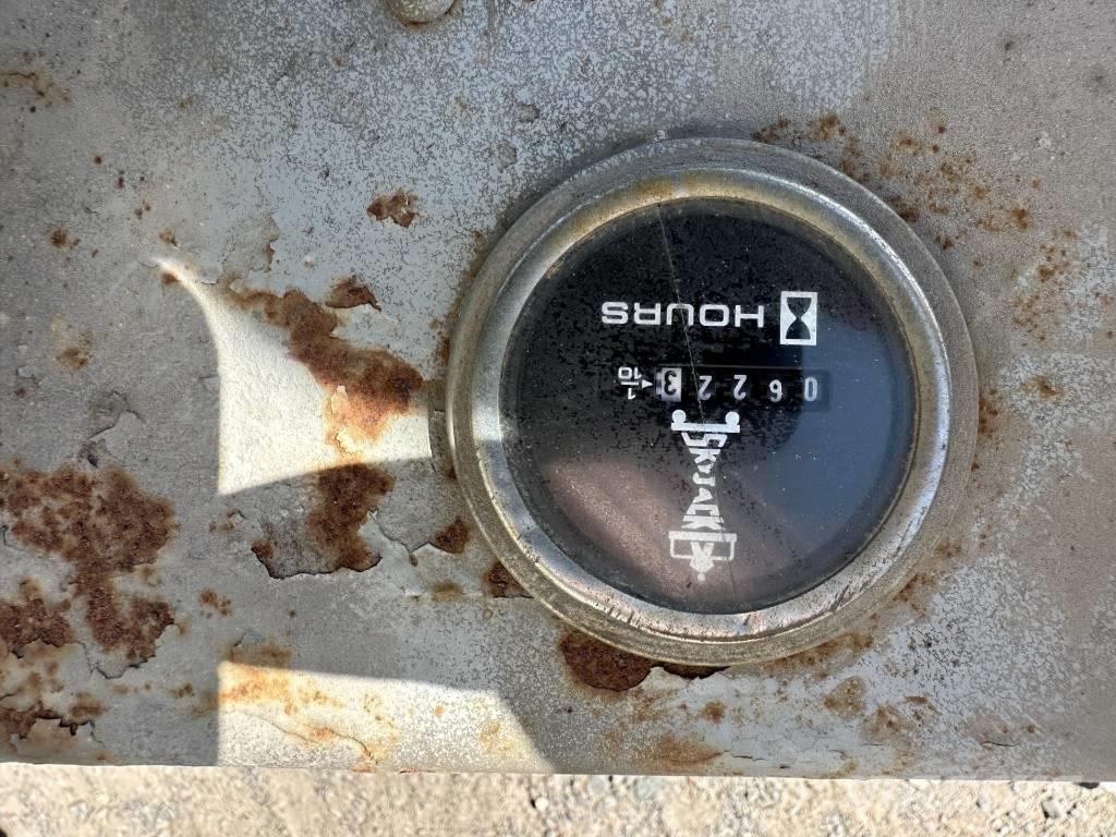 SkyJack SJ 3220 Scissor lifts