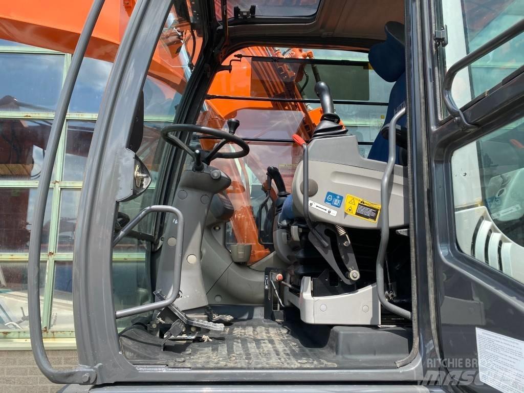 Hitachi Zaxis 140W-3 Wheeled excavators