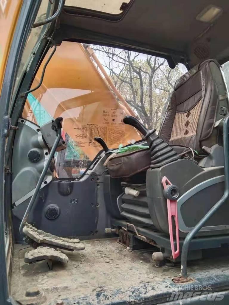 Hyundai R215-9T Wheeled excavators
