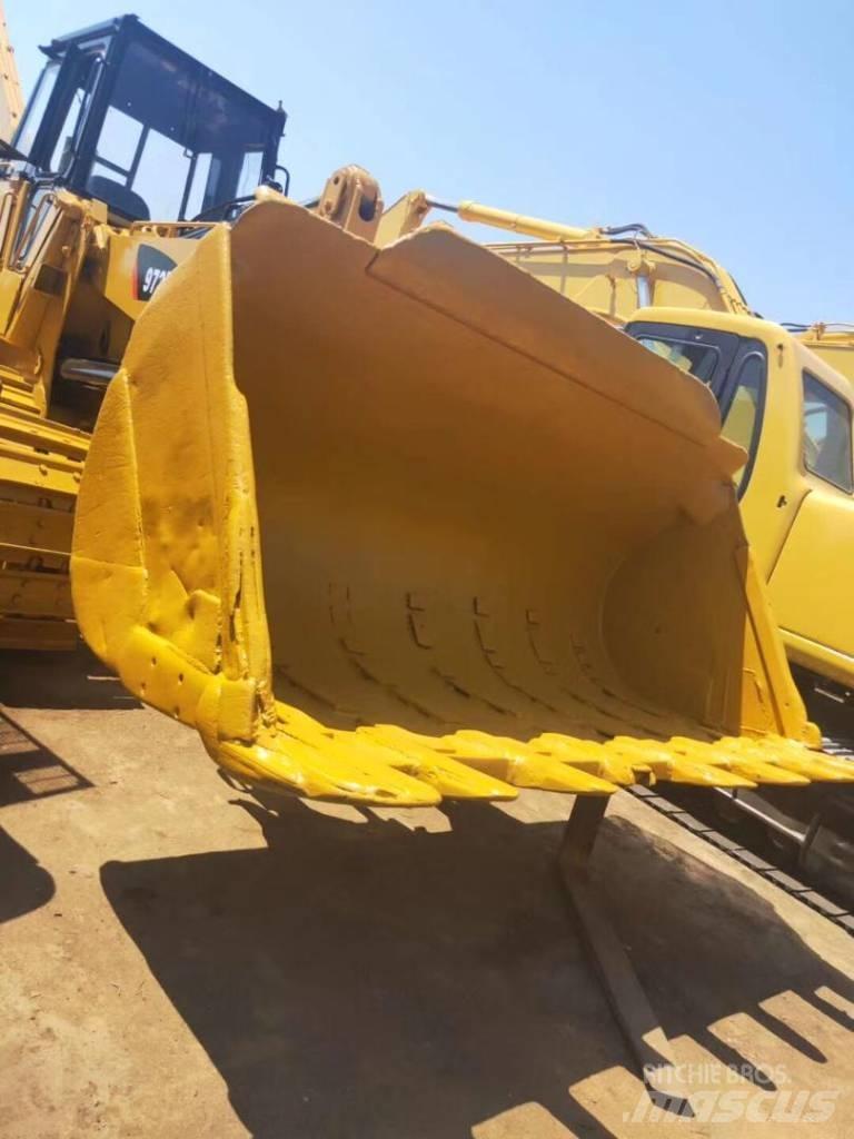CAT 973 Crawler loaders
