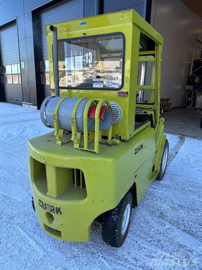 Clark C500Y-55 LPG trucks