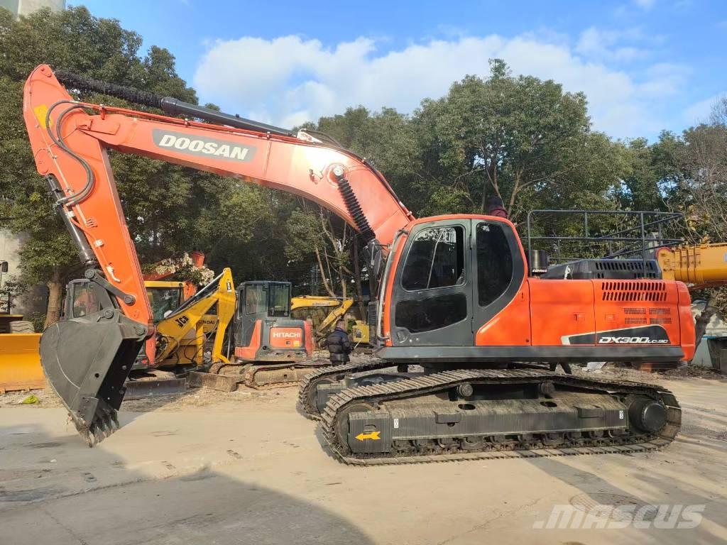 Doosan DX 300 LC Crawler excavators