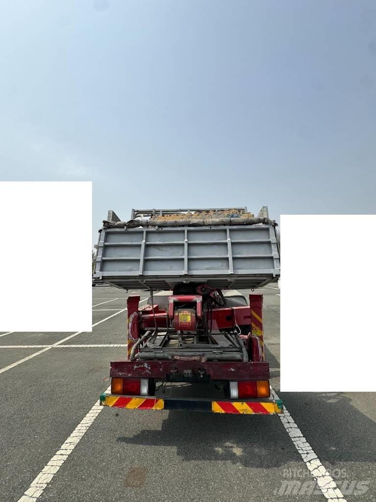 Horyong SKY280 Truck mounted platforms