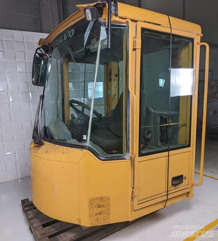 Volvo L 180 E Cab Cabins and interior