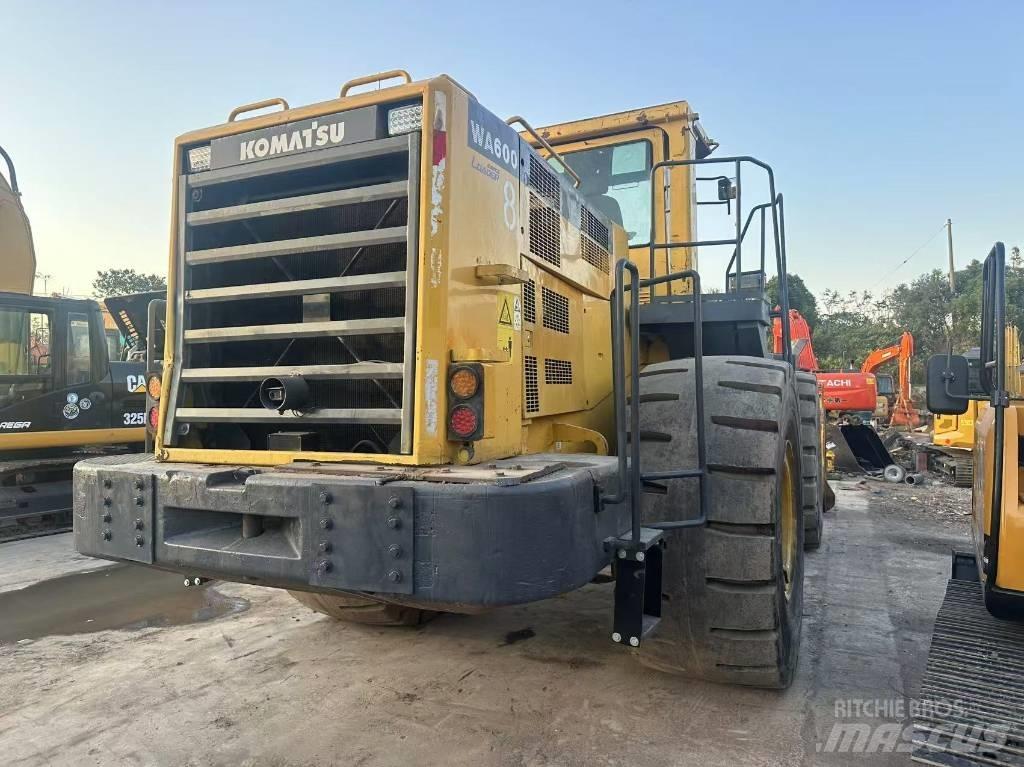 Komatsu WA 600 Wheel loaders