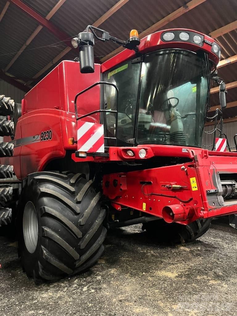 Case IH 9230 Combine harvesters