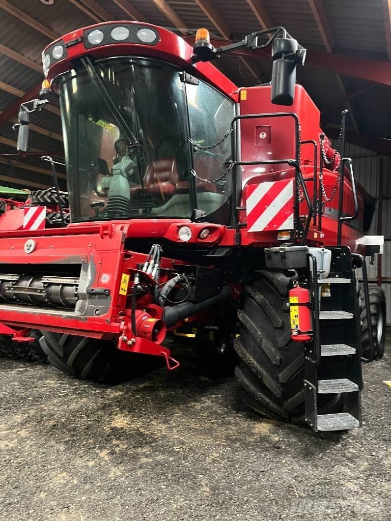Case IH 9230 Combine harvesters