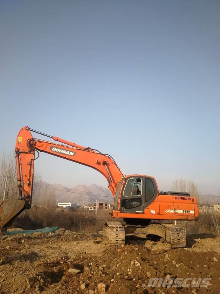 Doosan DX 225 Crawler excavators