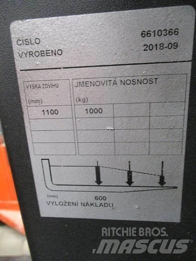Toyota OSE 100W Low lift order picker