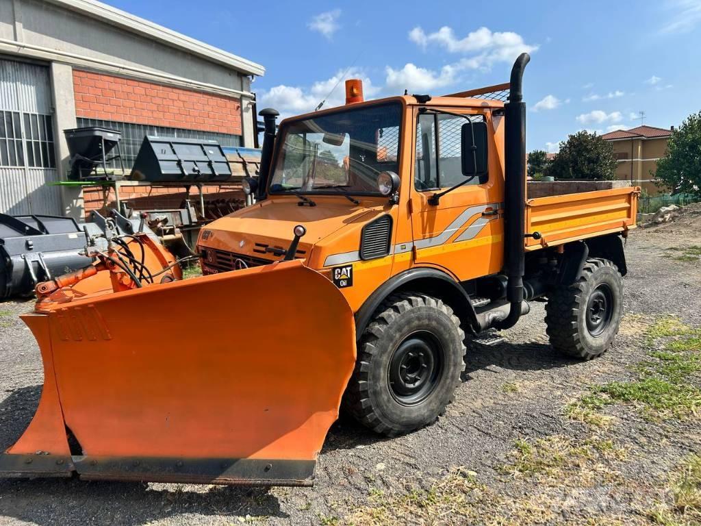 Mercedes-Benz unimog Box trucks