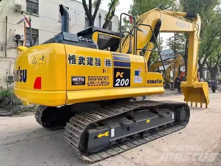Komatsu PC200 Crawler excavators