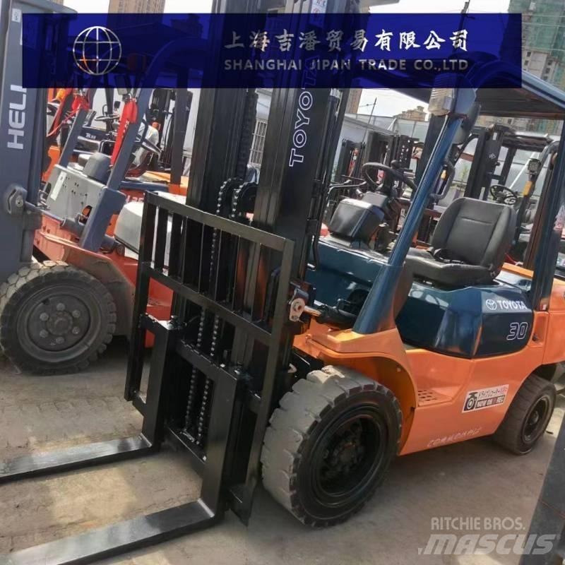 Toyota 7 FD 30 Diesel trucks