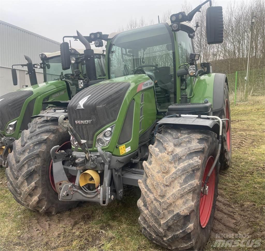 Fendt 724 Vario Tractors