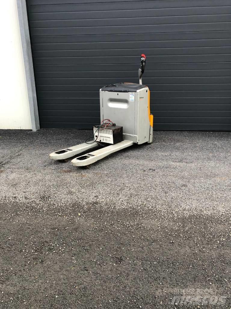 Still EXU 18 Low lifter