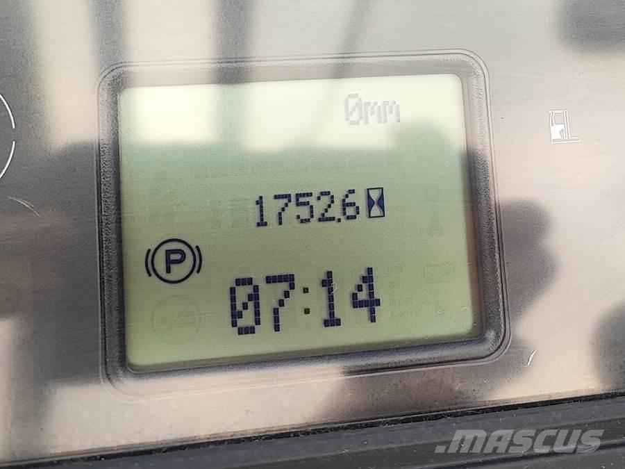 Linde R12B-01 Reach truck