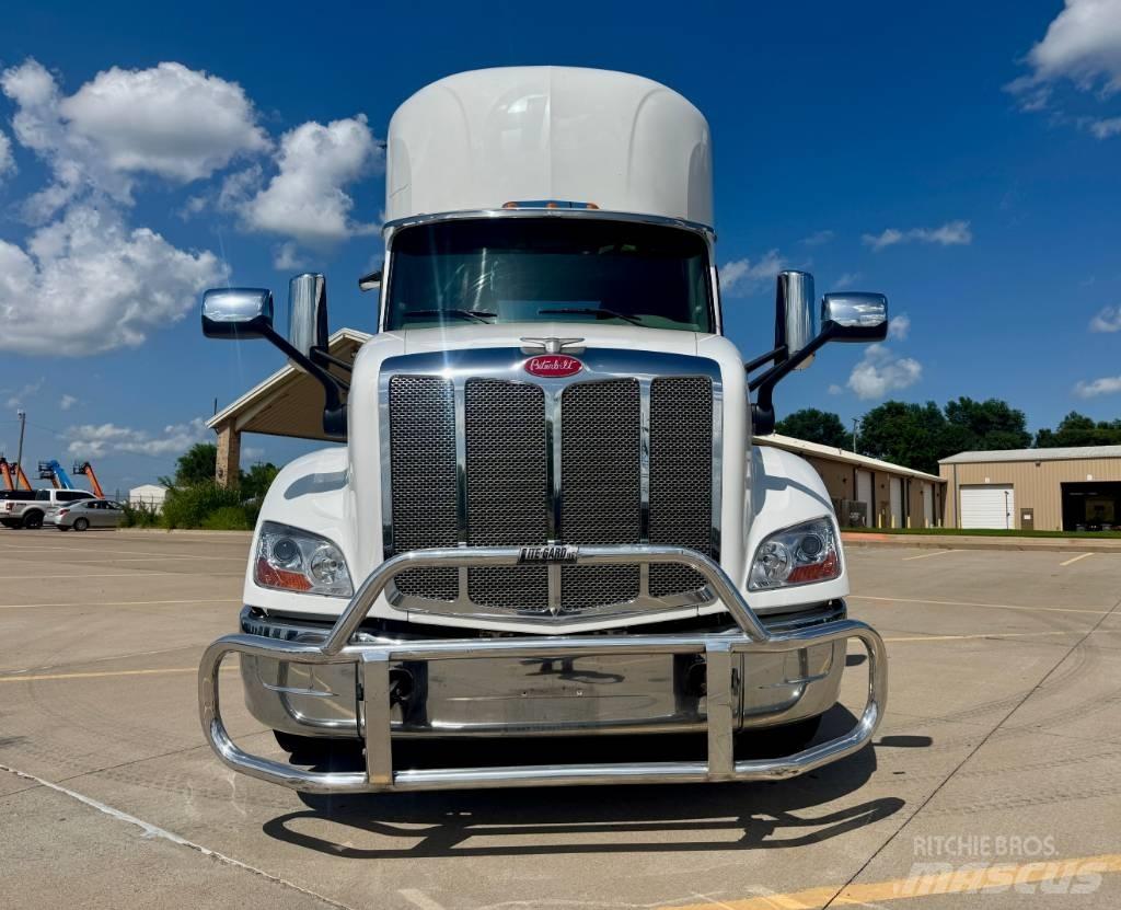 Peterbilt 579 Prime Movers