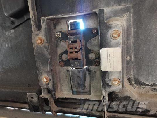 CAT TH 336B mask Cabins and interior