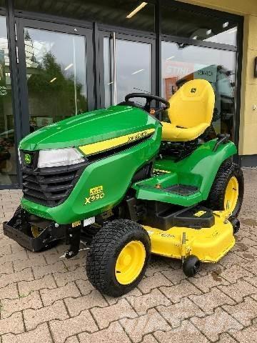 John Deere X590 Riding mowers