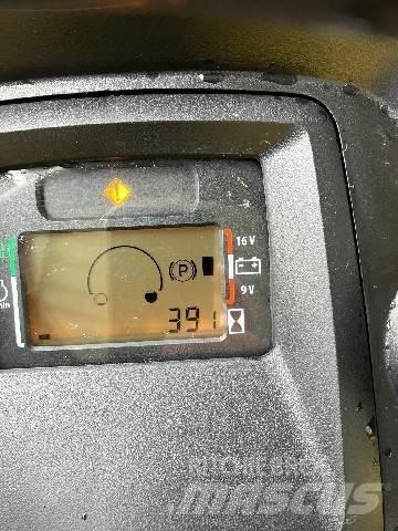 John Deere X590 Riding mowers