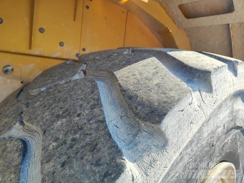 CAT 966M Wheel loaders