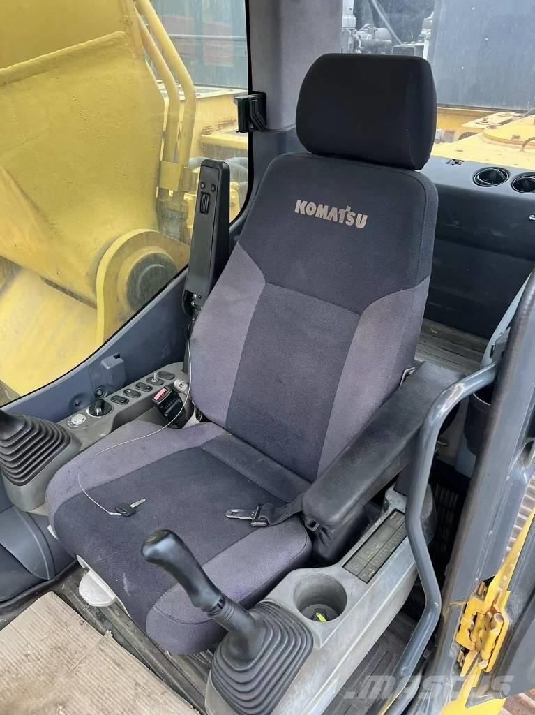 Komatsu PC490-10 Crawler excavators