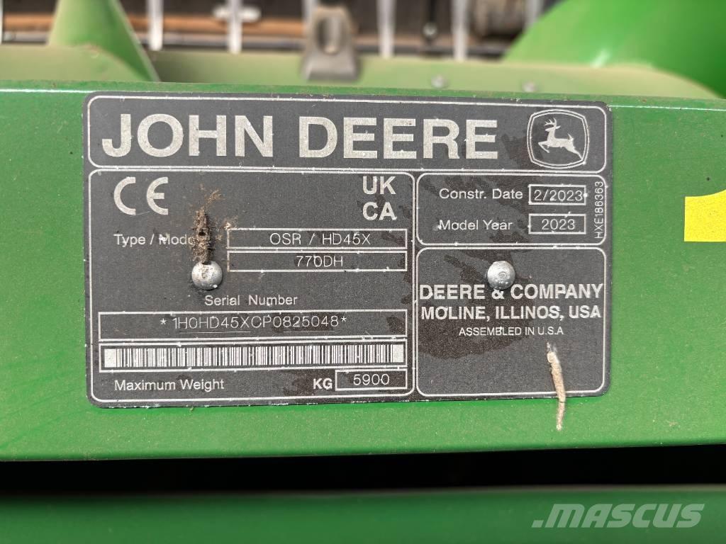 John Deere X9 1000 Combine harvesters