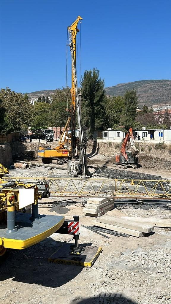 Bauer BG22V Drilling rigs