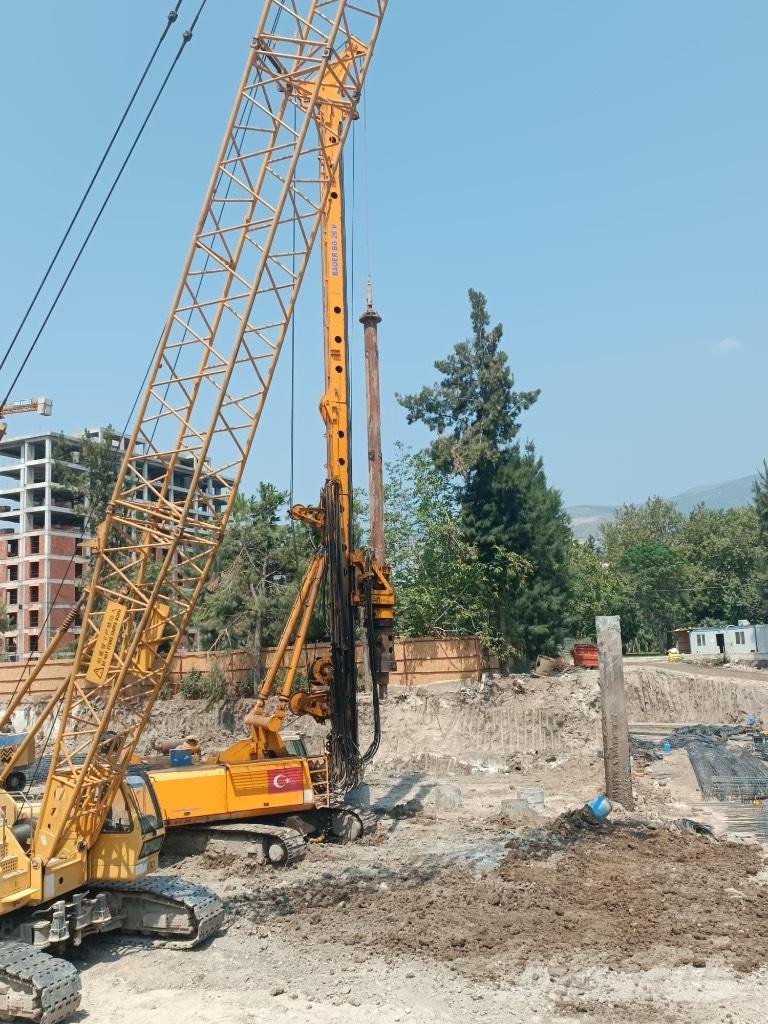 Bauer BG22V Drilling rigs