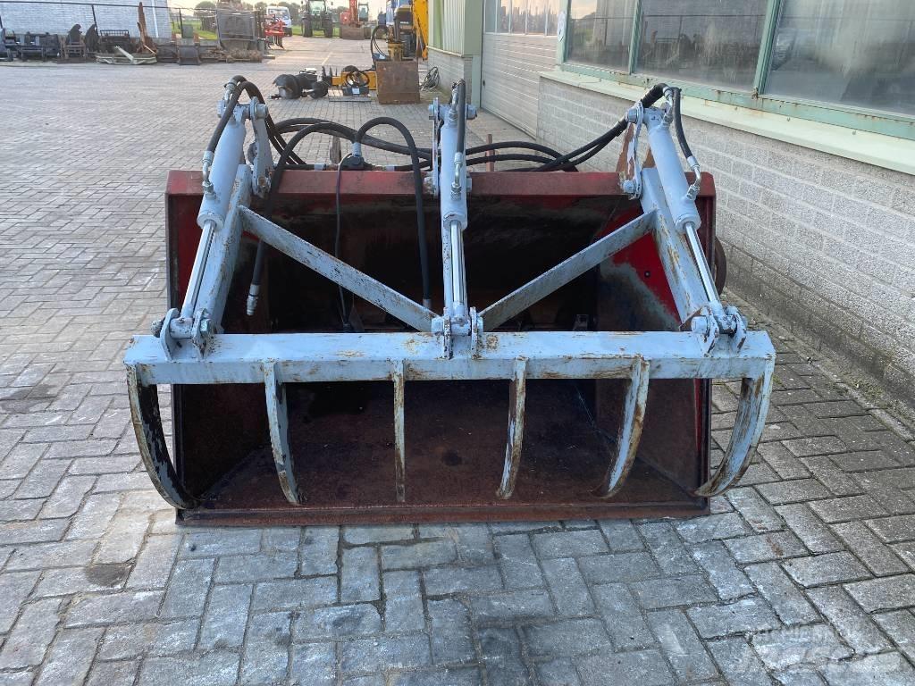 Kubota 520 Buckets