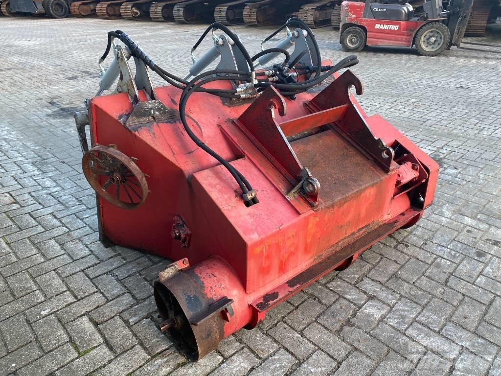 Kubota 520 Buckets