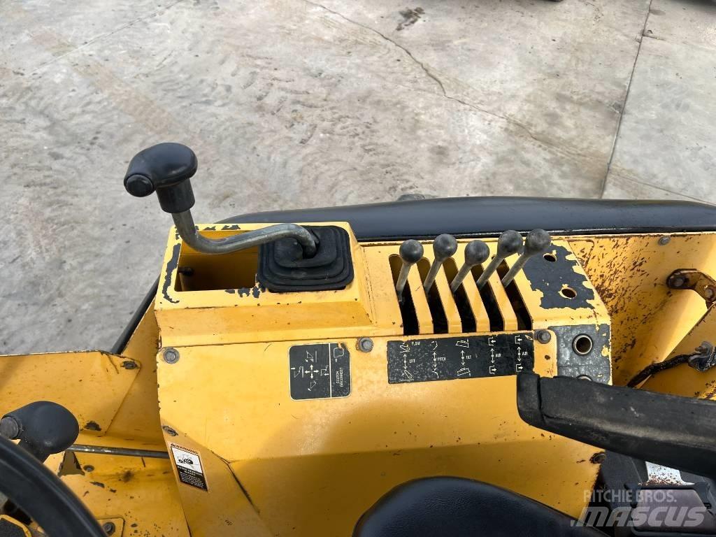 John Deere 210 LE Front loaders and diggers
