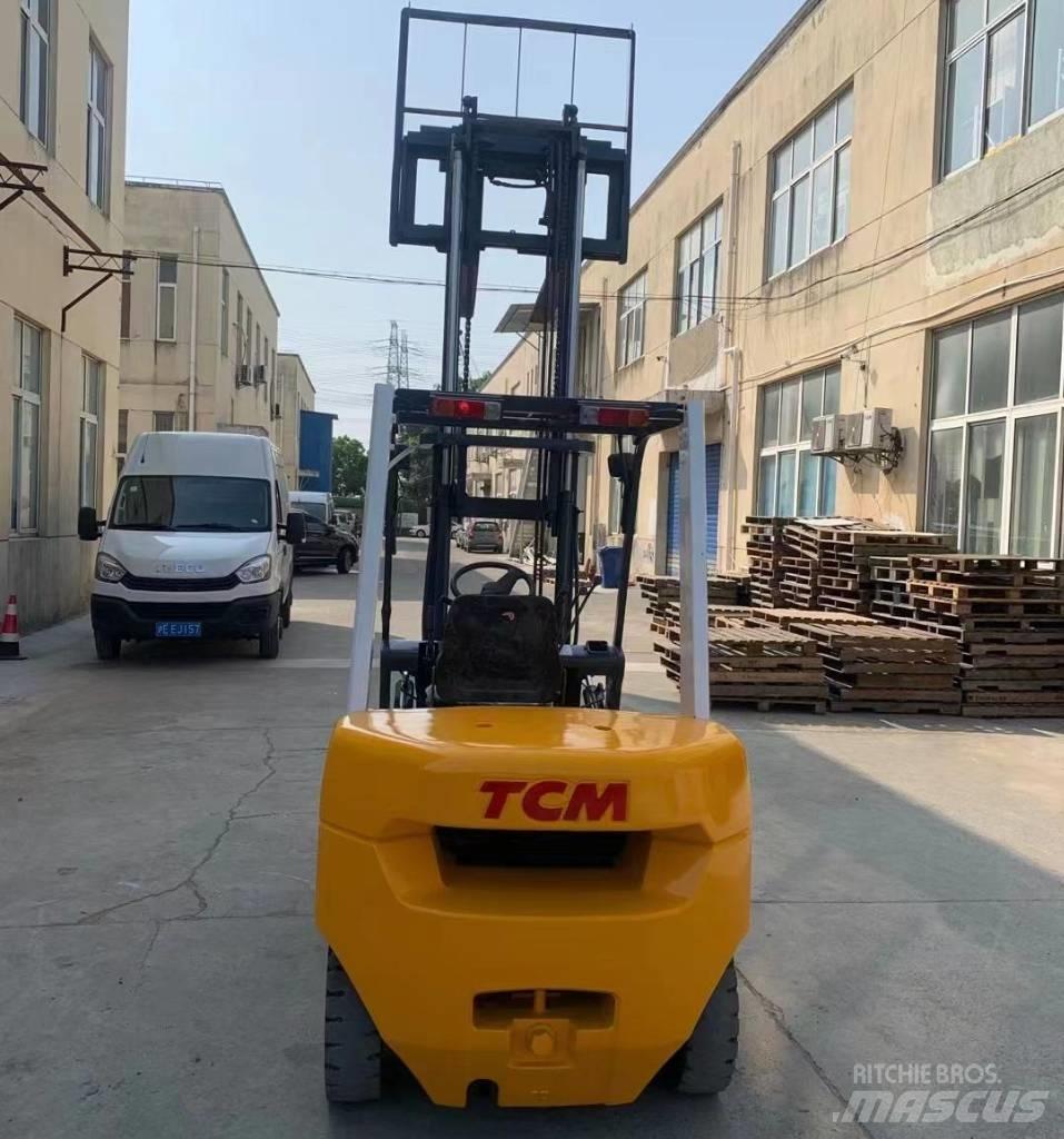 TCM FD 30 Diesel trucks