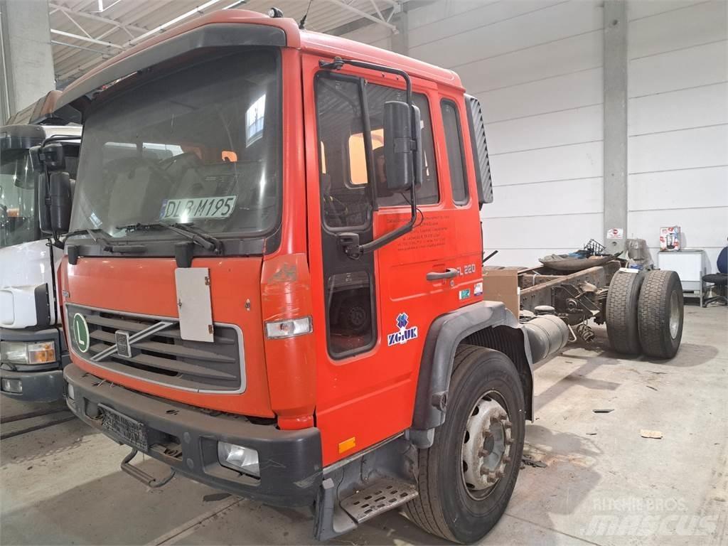 Volvo FL6 220 Prime Movers
