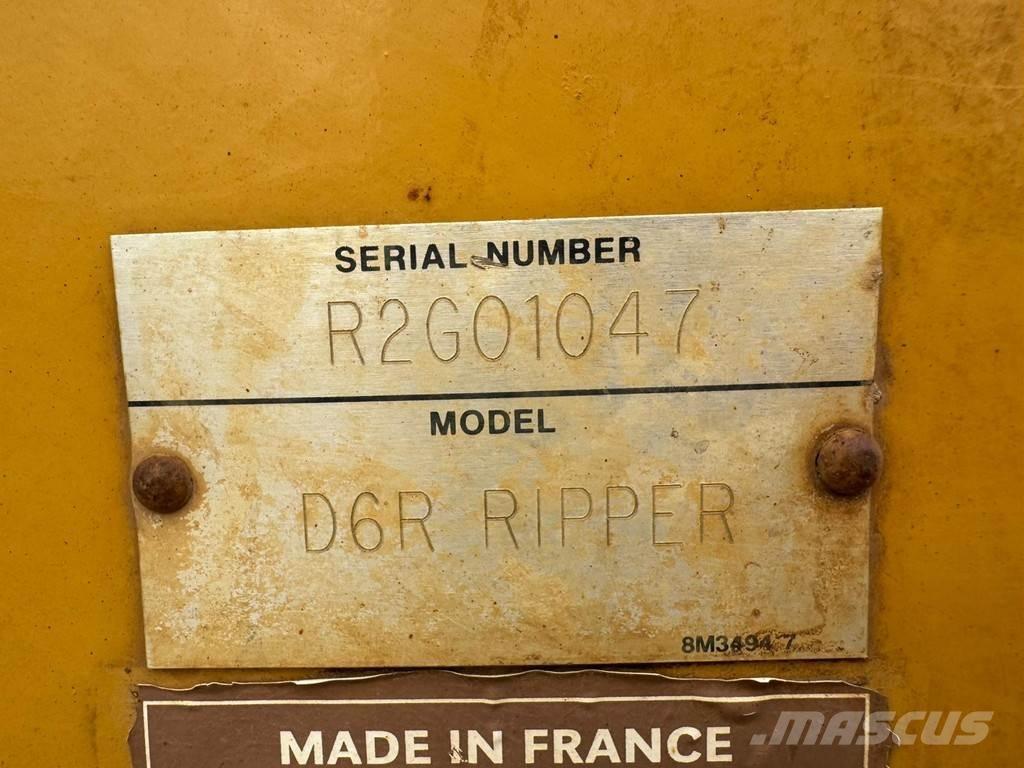 CAT D6R Ripper Other components