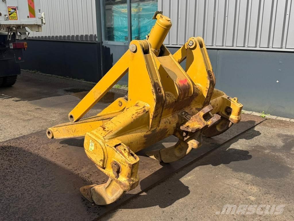 CAT D6R Ripper Other components