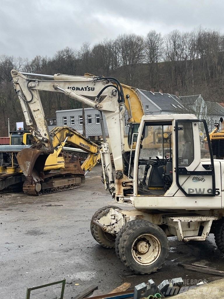 Komatsu PW 95 Wheeled excavators
