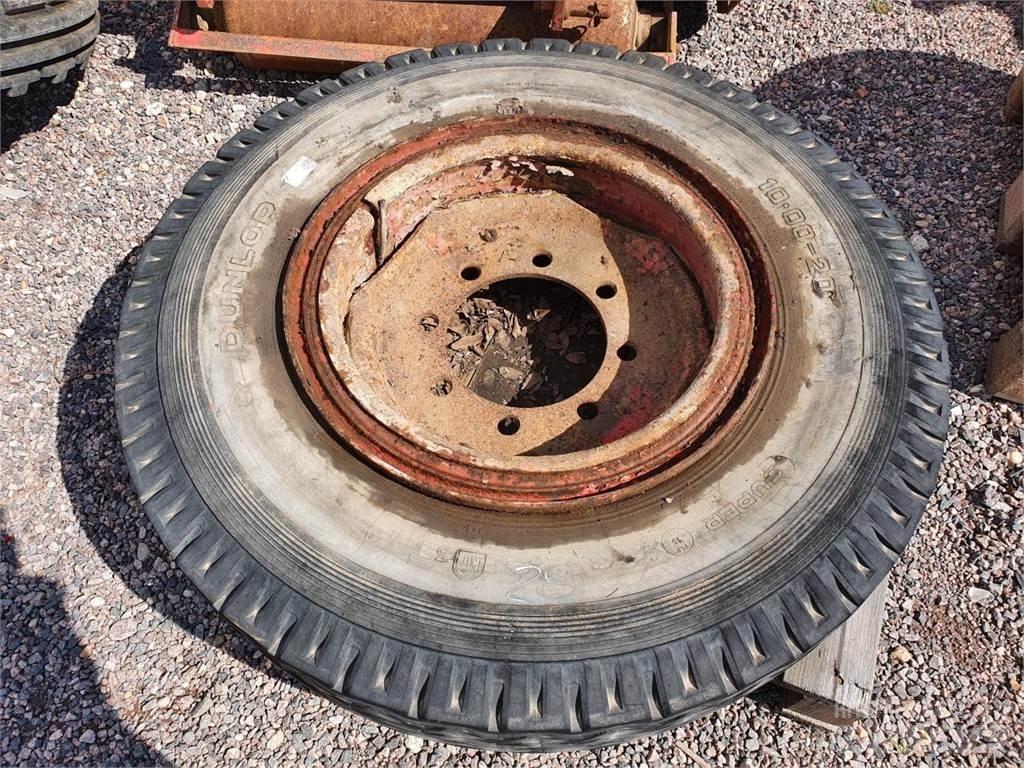 Dunlop 10.00-20 Tyres, wheels and rims