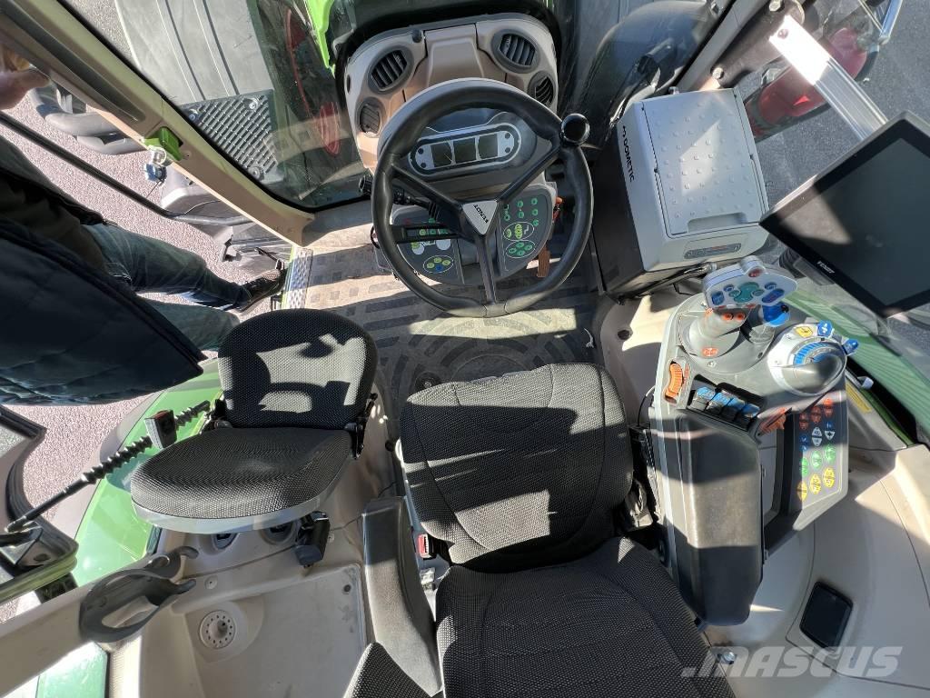 Fendt 828 Vario Tractors
