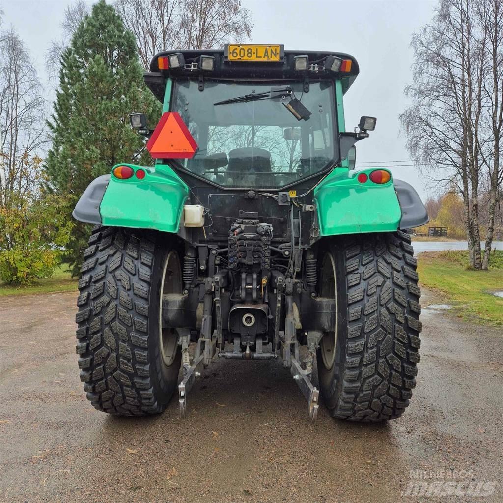 Valtra T182 Versu Tractors