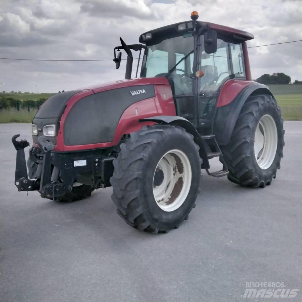 Valtra T 130 Tractors