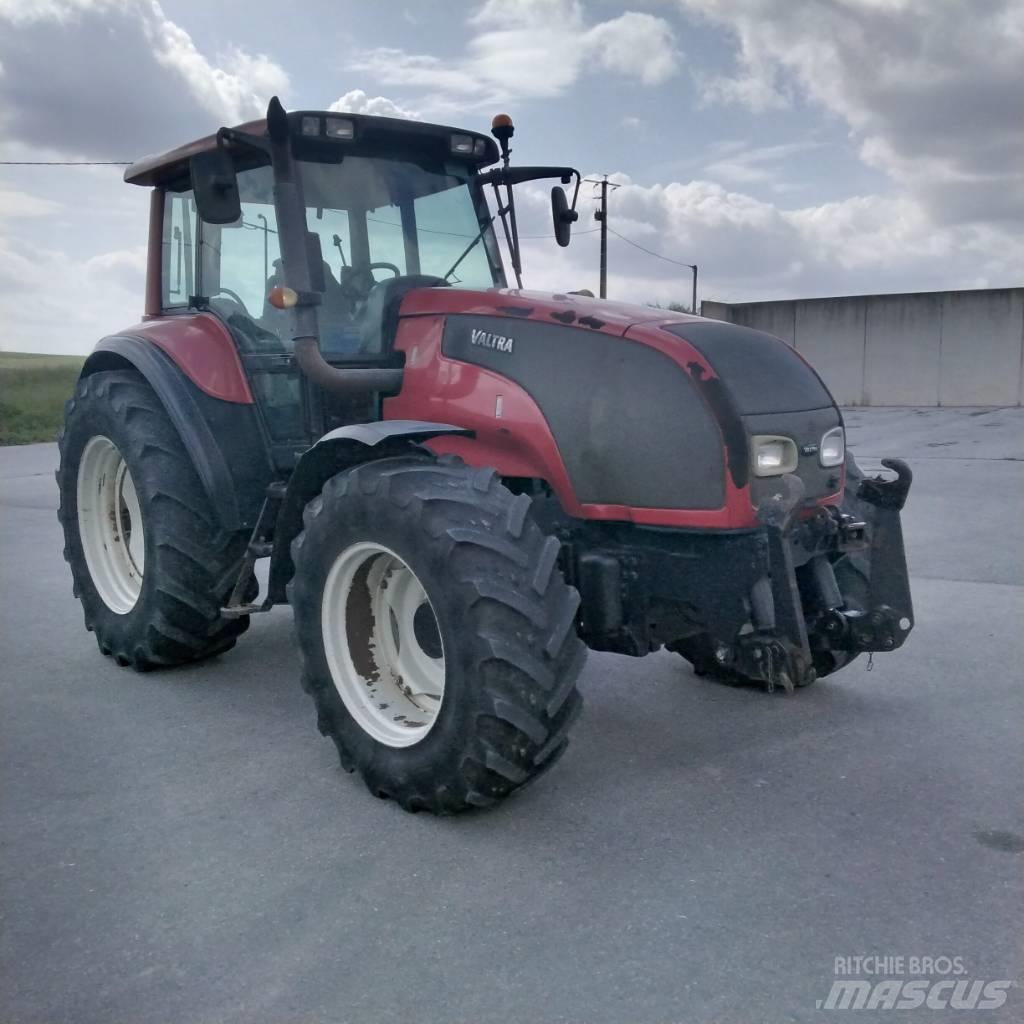 Valtra T 130 Tractors