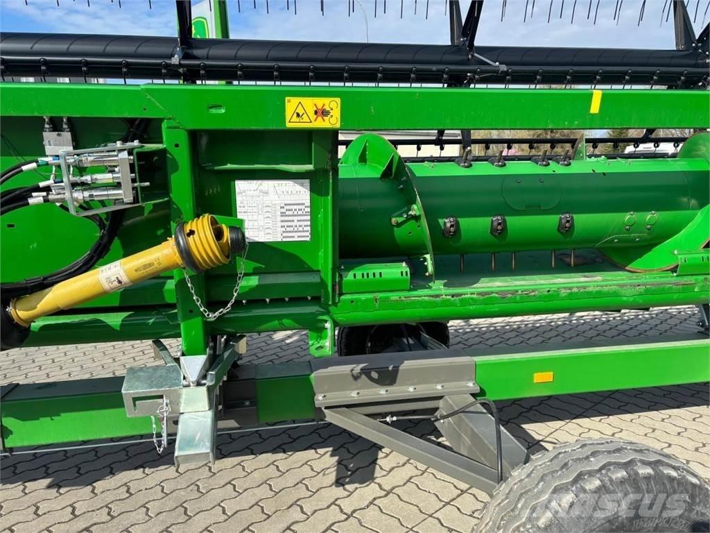 John Deere T550 Combine harvesters