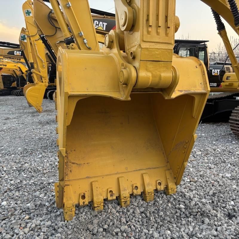 Komatsu PC 450 Crawler excavators