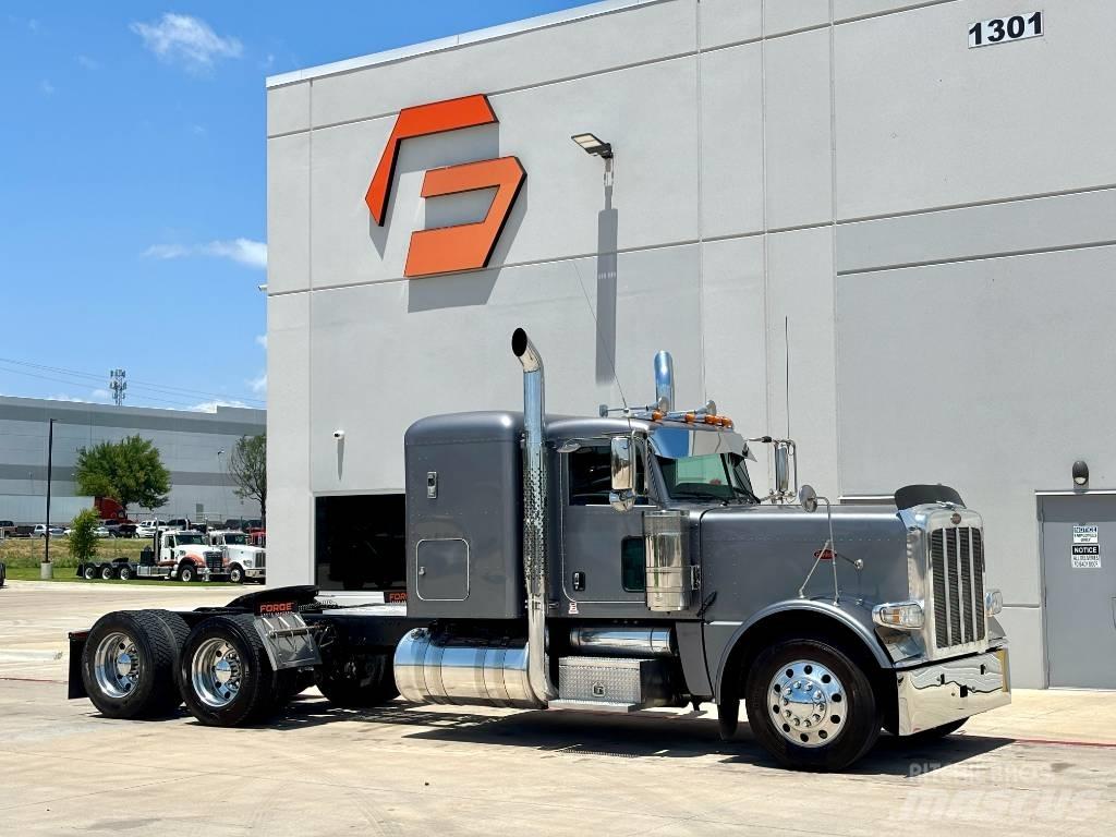 Peterbilt 389 Prime Movers