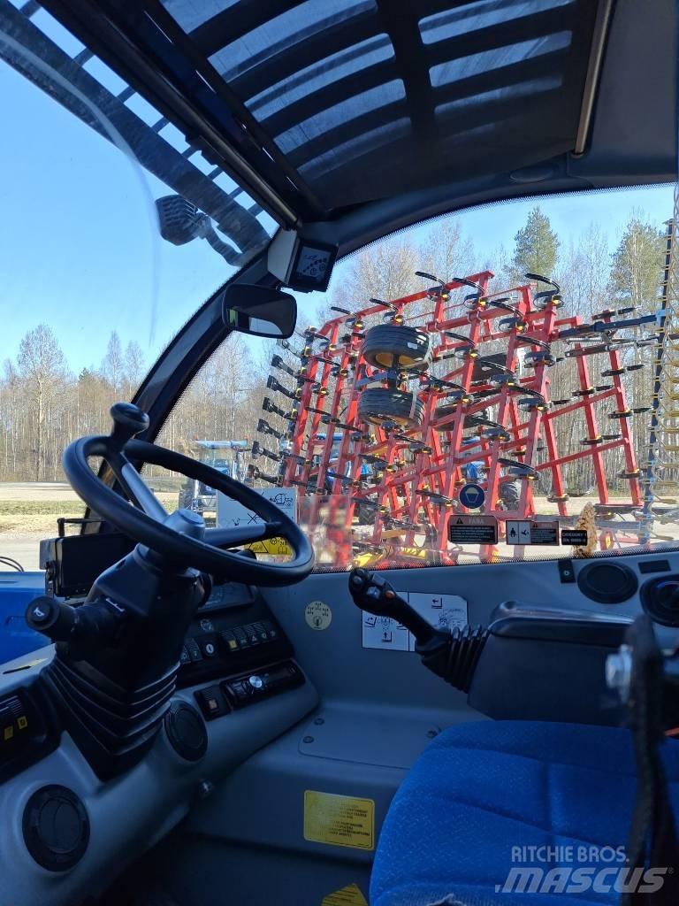 New Holland LM 5060 Telehandlers