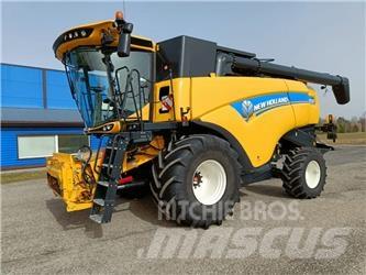 New Holland CX 8.85 Combine harvesters