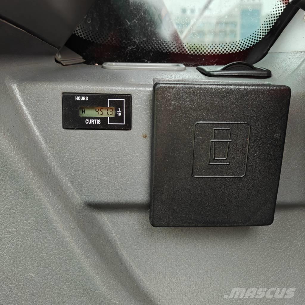 Doosan DX 225 LCA Crawler excavators