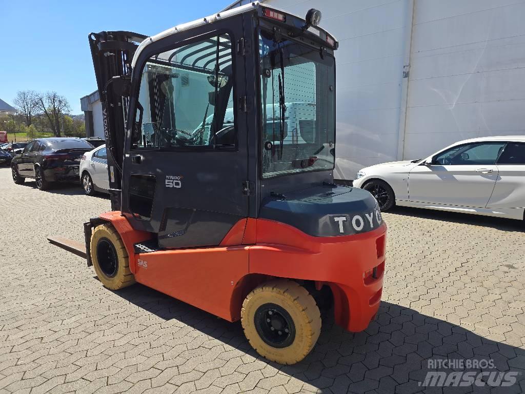 Toyota Traigo 80 Electric forklift trucks