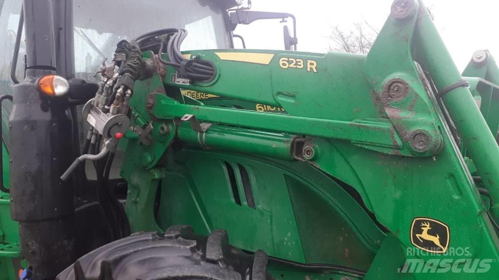 John Deere 6110 R Tractors
