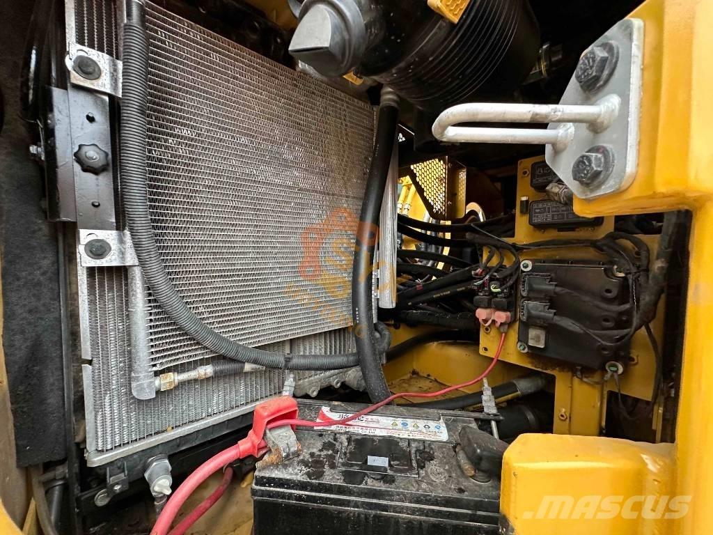 CAT 310 Crawler excavators